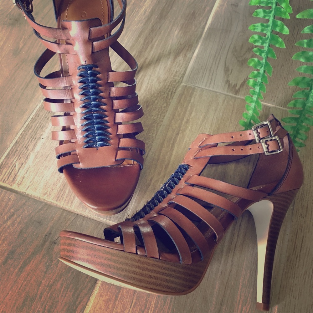 Gianni Bini Brown and navy platform stilettos 7 M